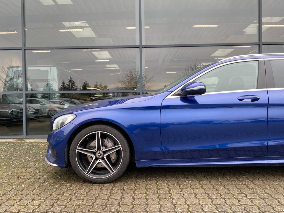 Mercedes C220 d 2,2 AMG Line stc. aut. 5d