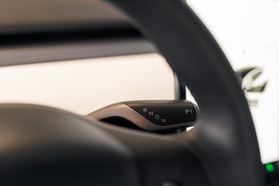 Tesla Model 3 Standard Range+ RWD 4d