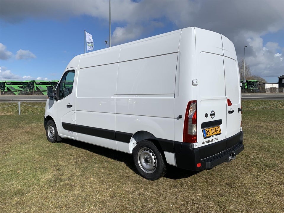 Nissan Interstar 2,3 dCi 180 L2H2 N-Connecta Van