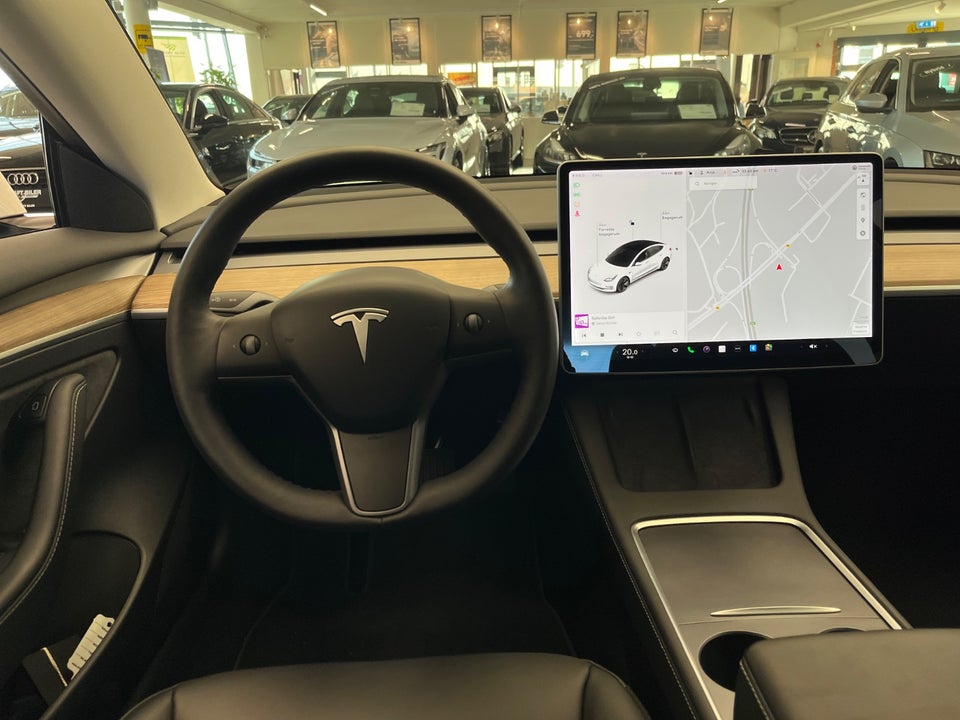 Tesla Model 3 Standard Range+ RWD 4d