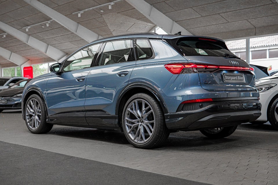 Audi Q4 e-tron 45 S-line quattro 5d