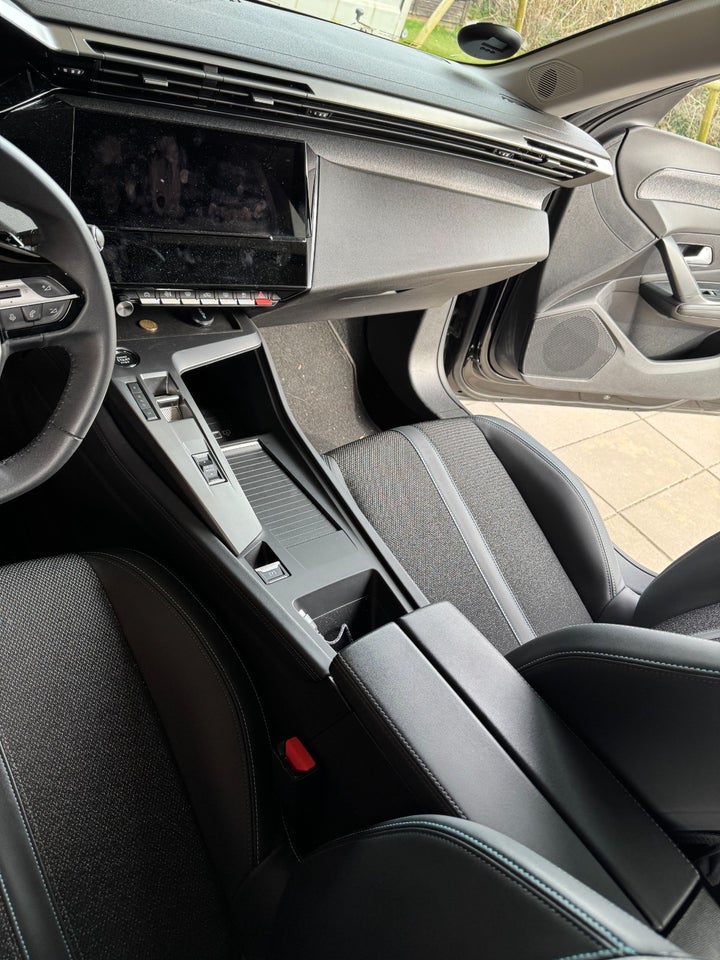 Peugeot 308 1,2 PureTech 130 Allure Pack SW EAT8 5d