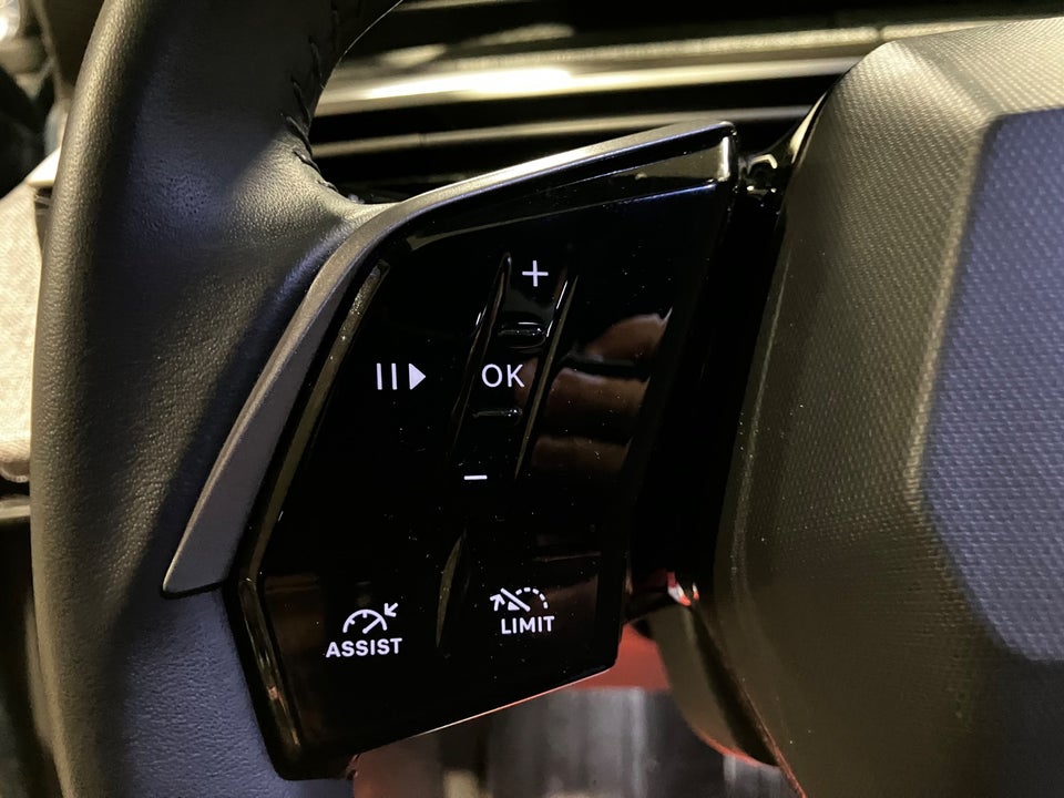 Peugeot e-5008 77 Allure 7prs 5d