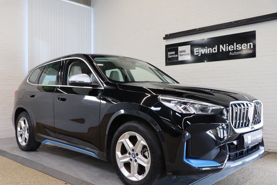 BMW iX1 xDrive30 X-Line 5d