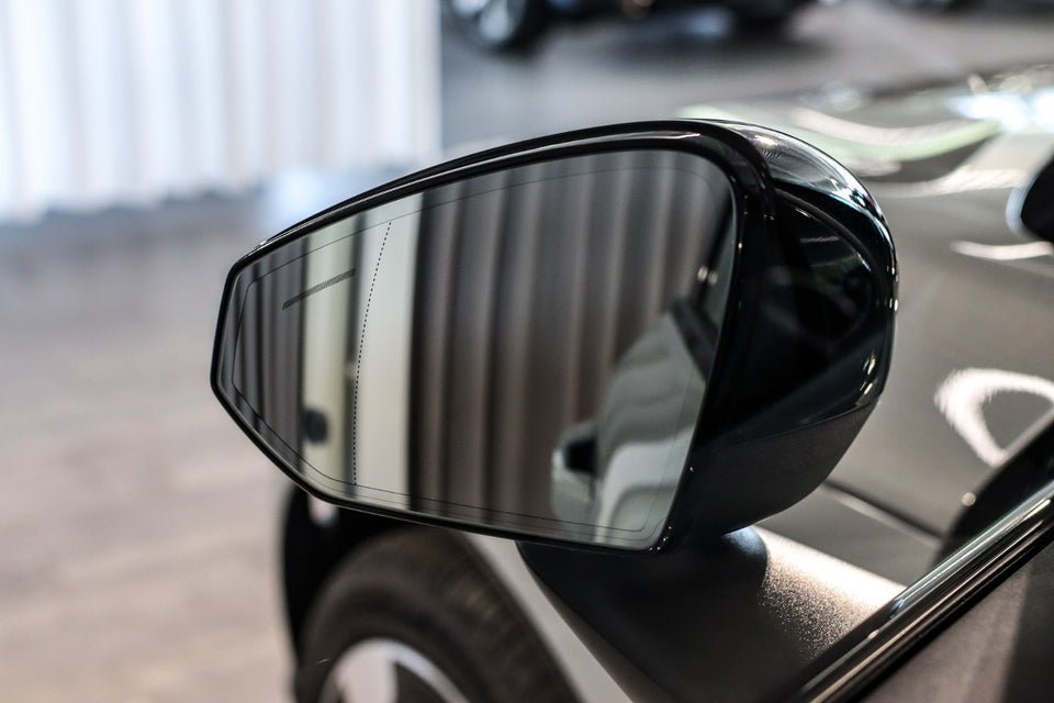 Volvo EX30 Extended Range Plus 5d