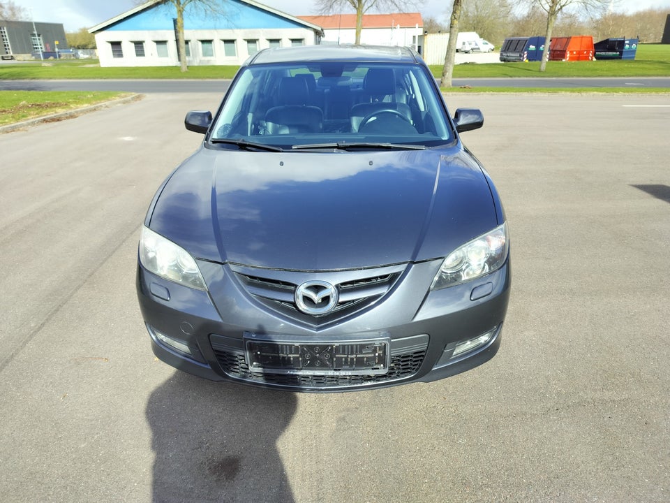 Mazda 3 2,0  4d