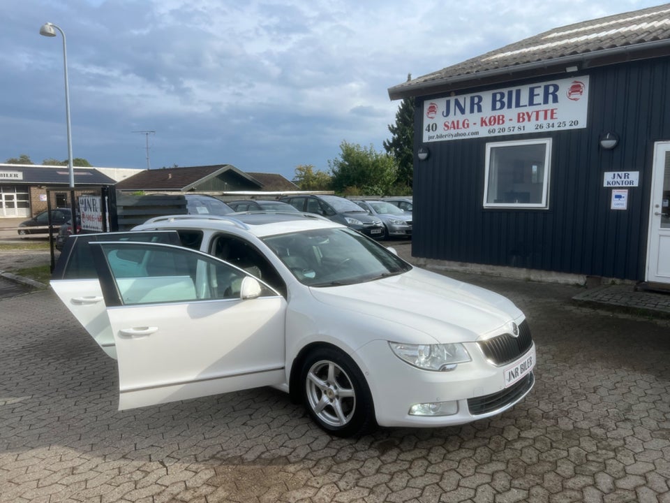 Skoda Superb 1,8 TSi 160 Ambition Combi DSG 5d