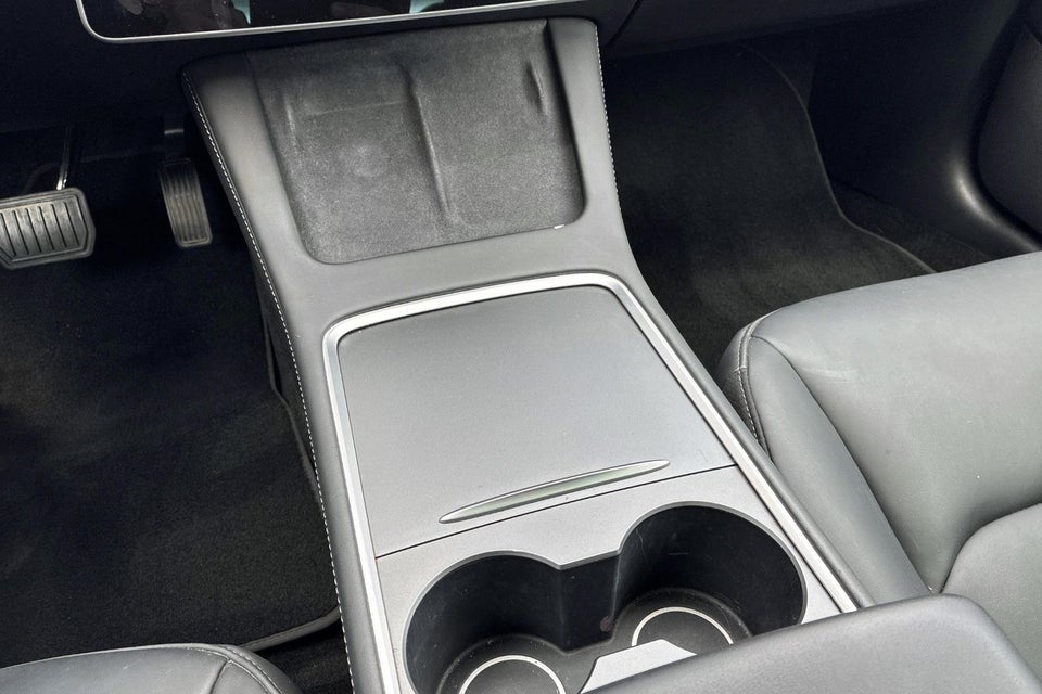 Tesla Model 3 Standard Range+ RWD 4d