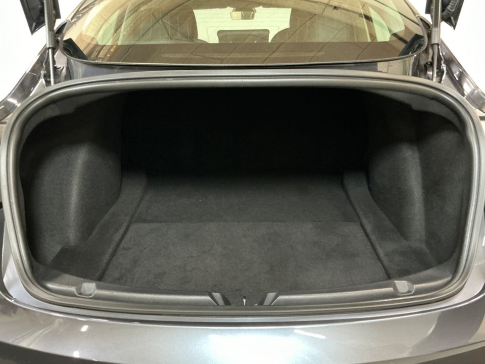 Tesla Model 3 Standard Range+ RWD 4d