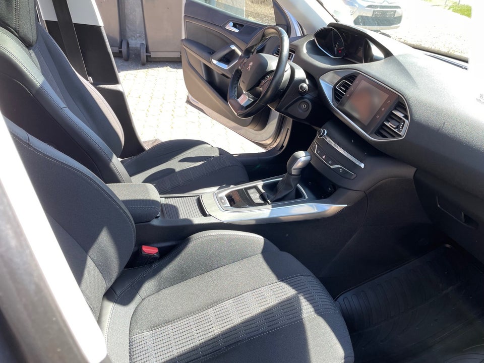 Peugeot 308 1,6 BlueHDi 120 Allure SW EAT6 5d