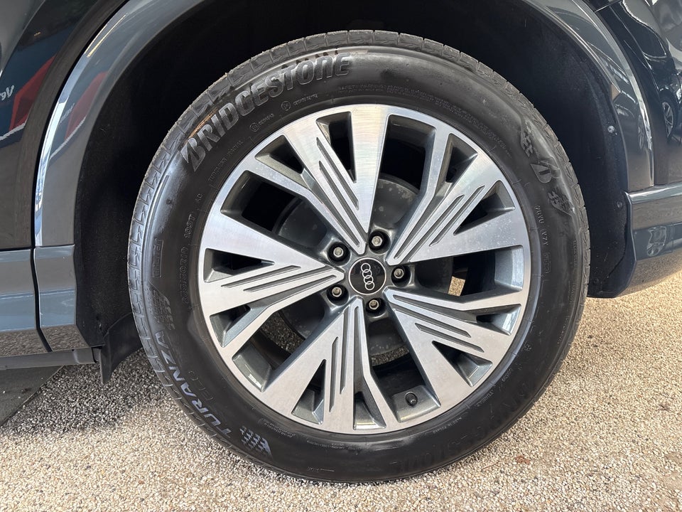 Audi Q4 e-tron 40 Advanced 5d