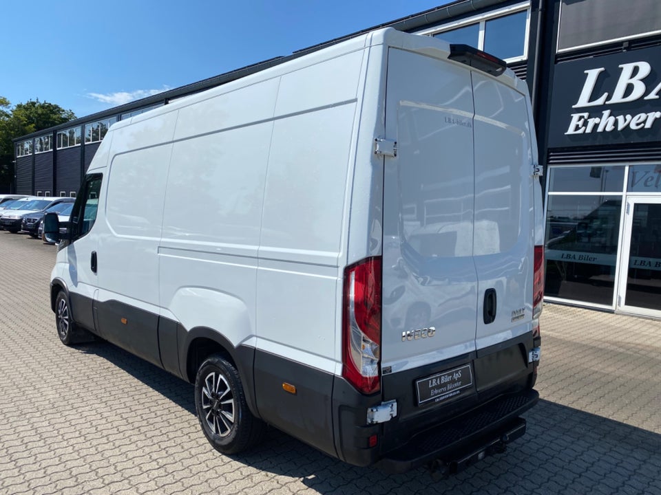 Iveco Daily 2,3 35S16 12m³ Van AG8