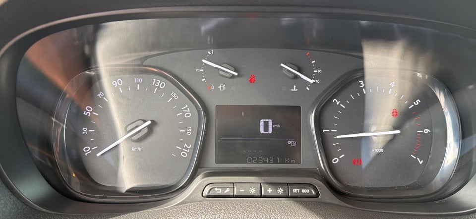 Toyota ProAce 2,0 D 144 Long Comfort Master 5d