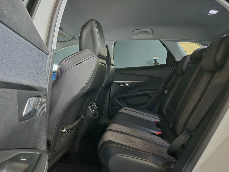Peugeot 3008 1,2 e-THP 130 Allure EAT6 5d