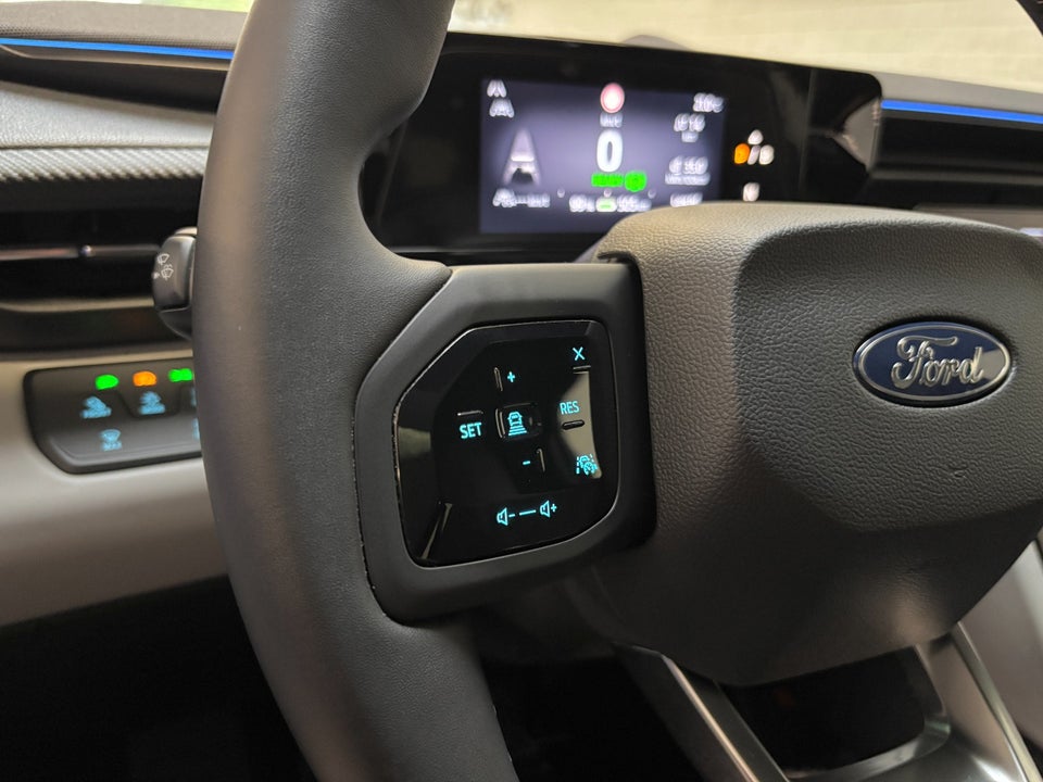 Ford Explorer 77 Premium Extended Range 5d