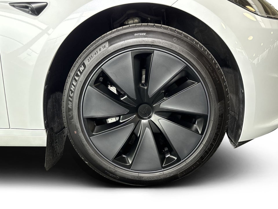 Tesla Model 3 RWD 4d