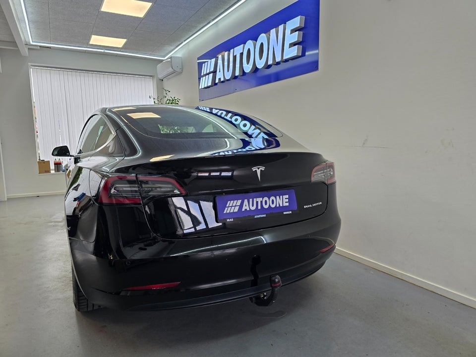 Tesla Model 3 Long Range AWD 4d