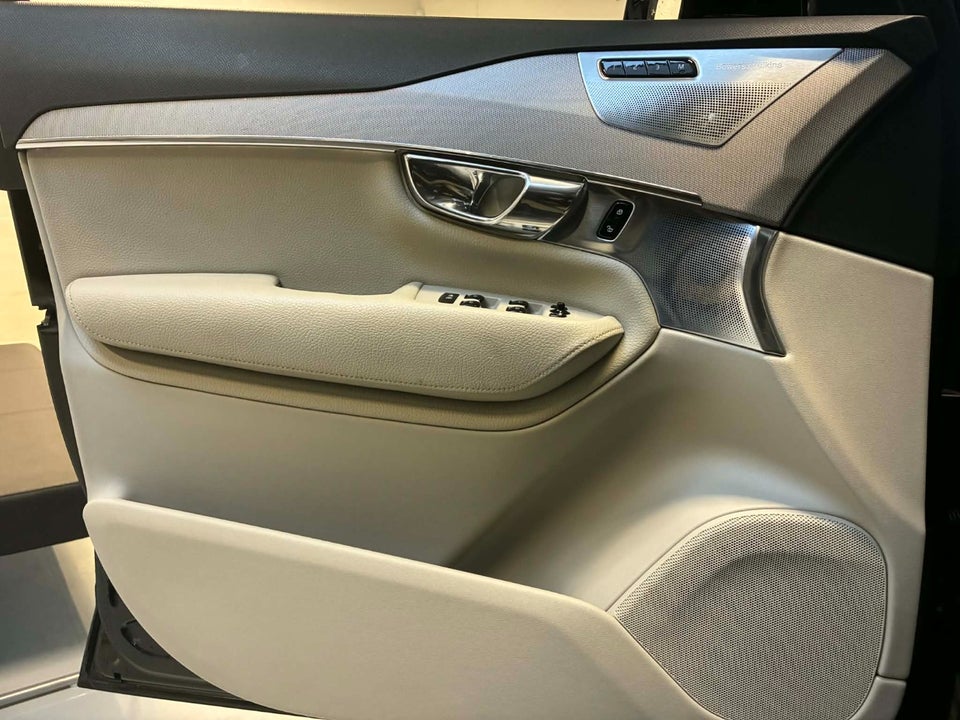 Volvo XC90 2,0 T8 407 Inscription aut. AWD 7prs 5d