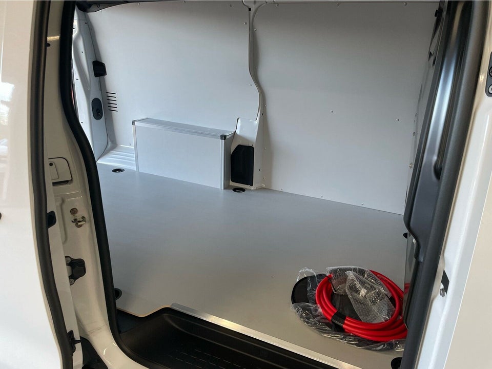 Peugeot e-Expert 75 L3 Premium Van