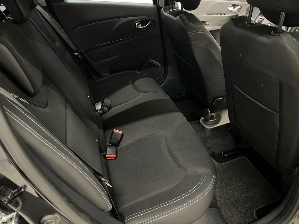 Renault Clio IV 0,9 TCe 90 Expression Sport Tourer 5d