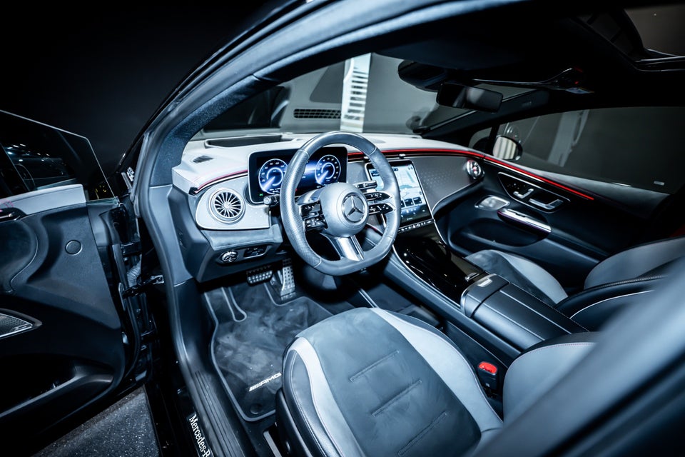 Mercedes EQE350 AMG Line 4d