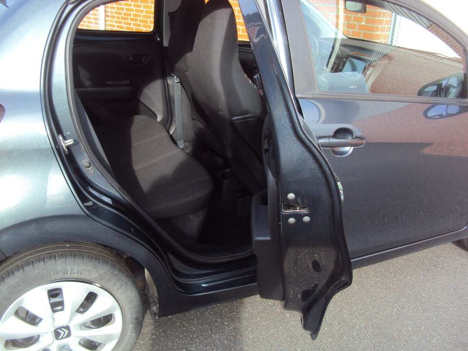 Citroën C1 1,0 VTi Shine 5d