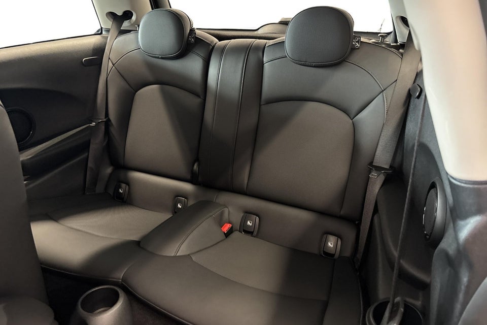 MINI Cooper SE Classic Trim 3d