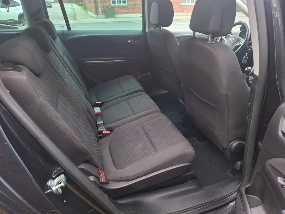 Opel Zafira Tourer 2,0 CDTi 130 Enjoy 7prs 5d