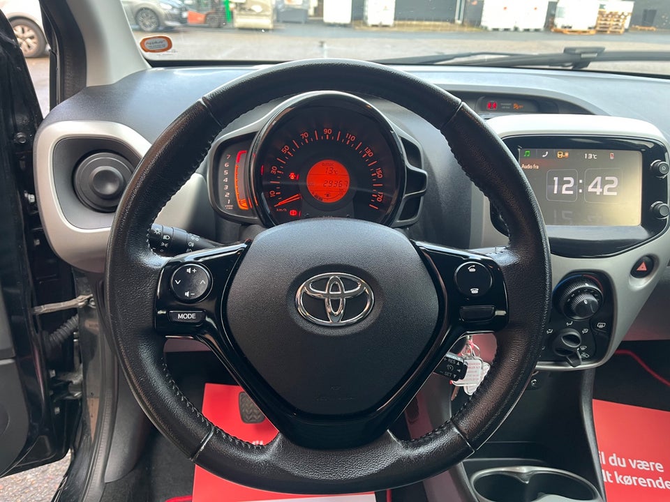 Toyota Aygo 1,0 VVT-i x-black II 5d