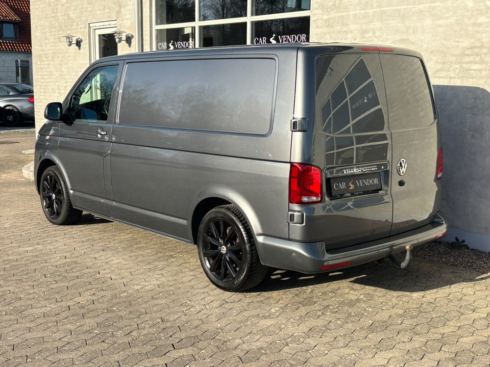 VW Transporter 2,0 TDi 150 Kassevogn DSG 4Motion kort