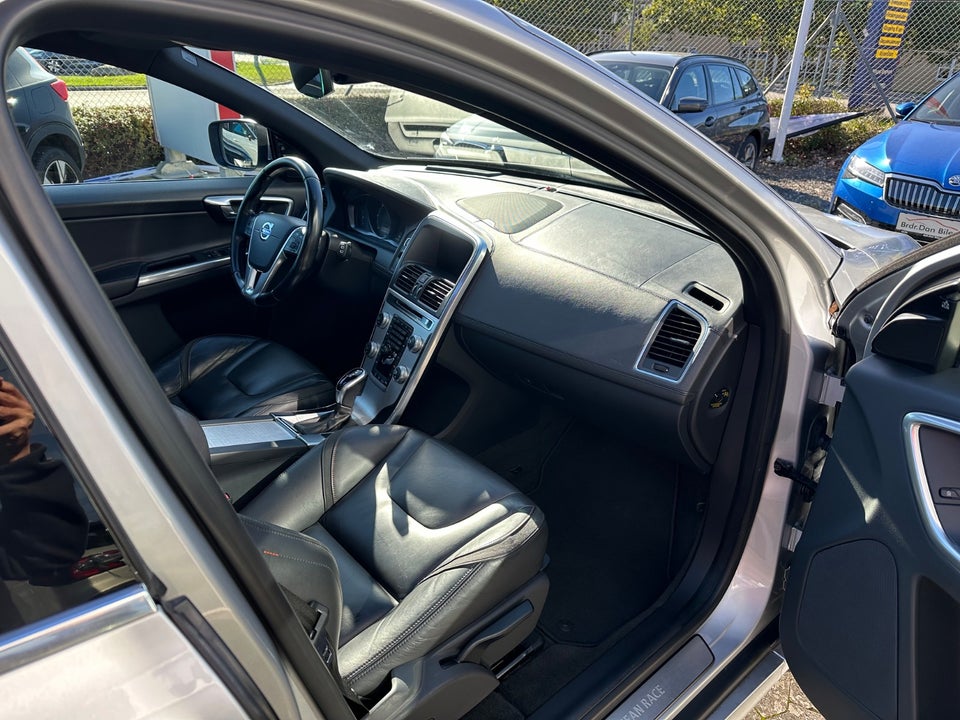 Volvo XC60 2,0 D4 181 Ocean Race aut. 5d