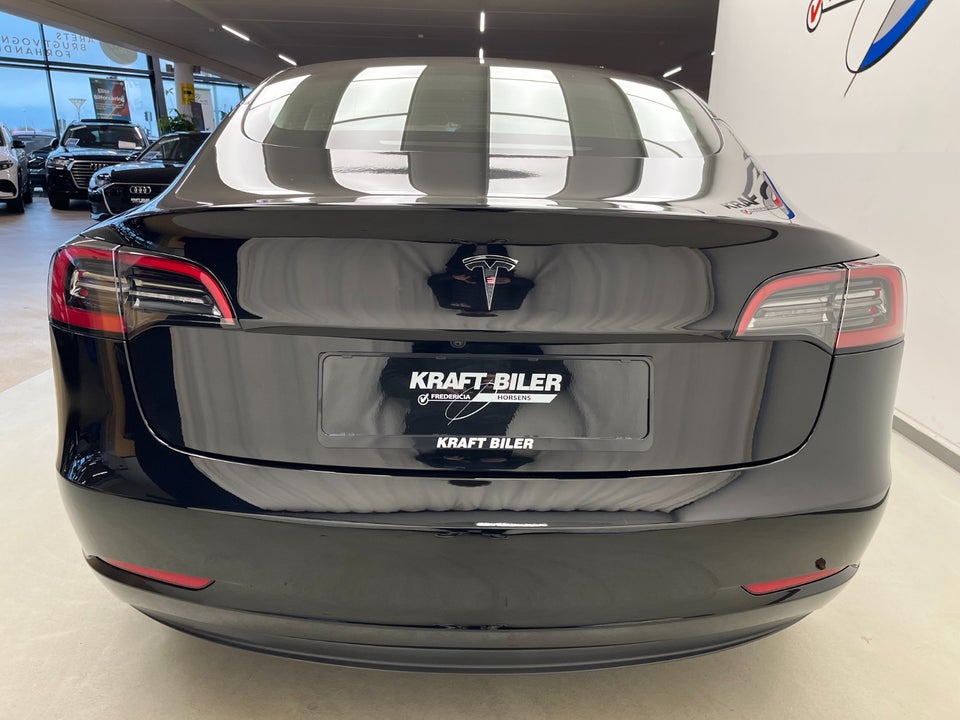 Tesla Model 3 Long Range RWD 4d