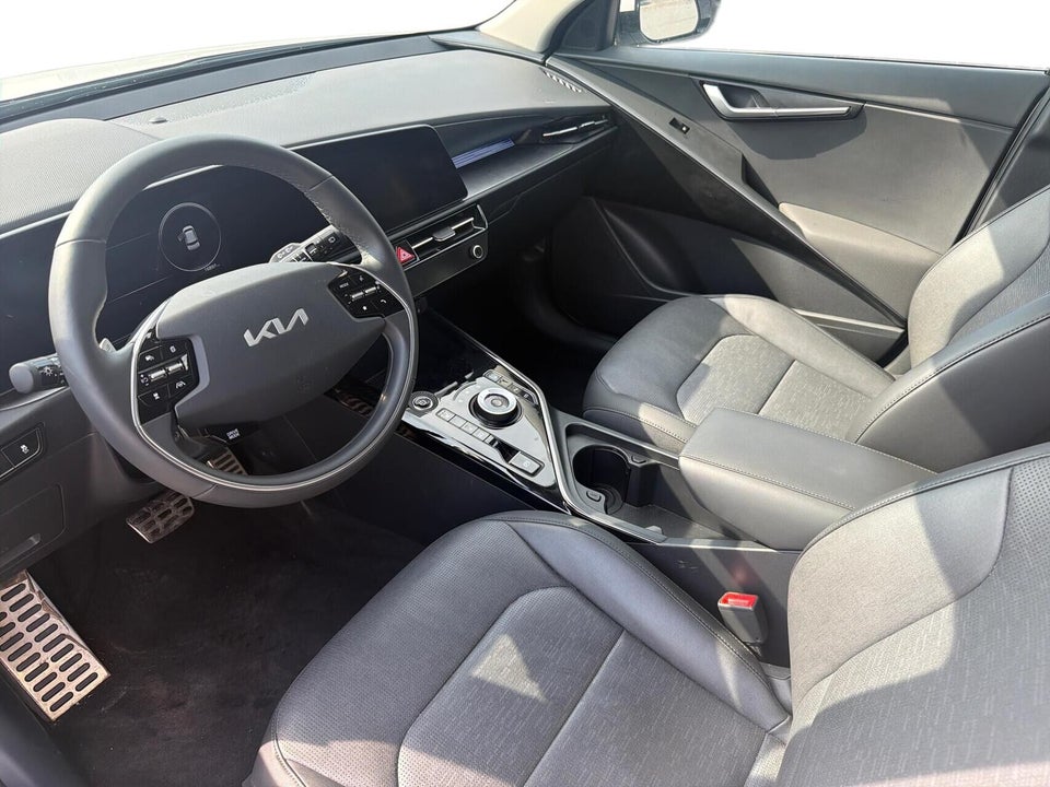 Kia Niro 64 EV Premium 5d