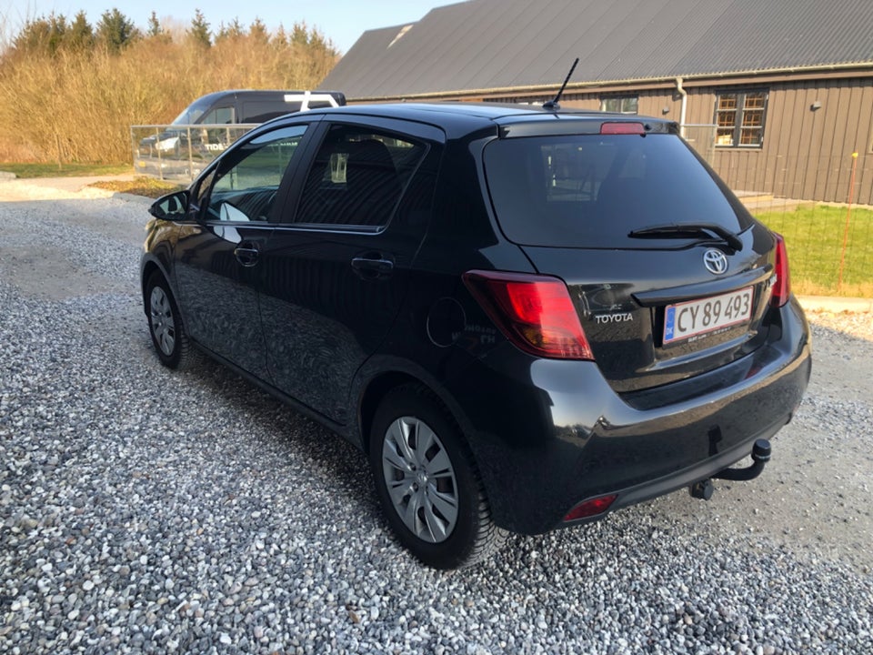 Toyota Yaris 1,0 VVT-i T1 5d