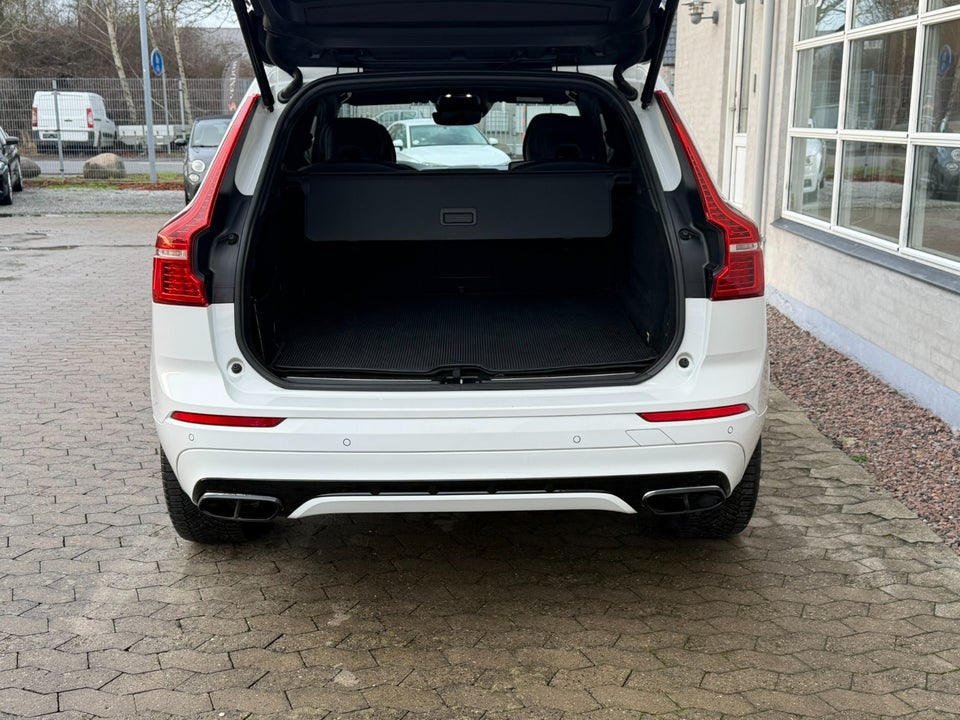 Volvo XC60 2,0 T5 250 R-Design aut. AWD 5d