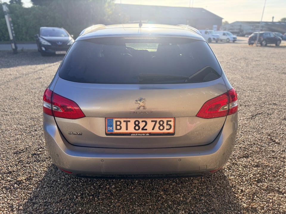Peugeot 308 1,6 BlueHDi 120 Allure+ Sky 5d