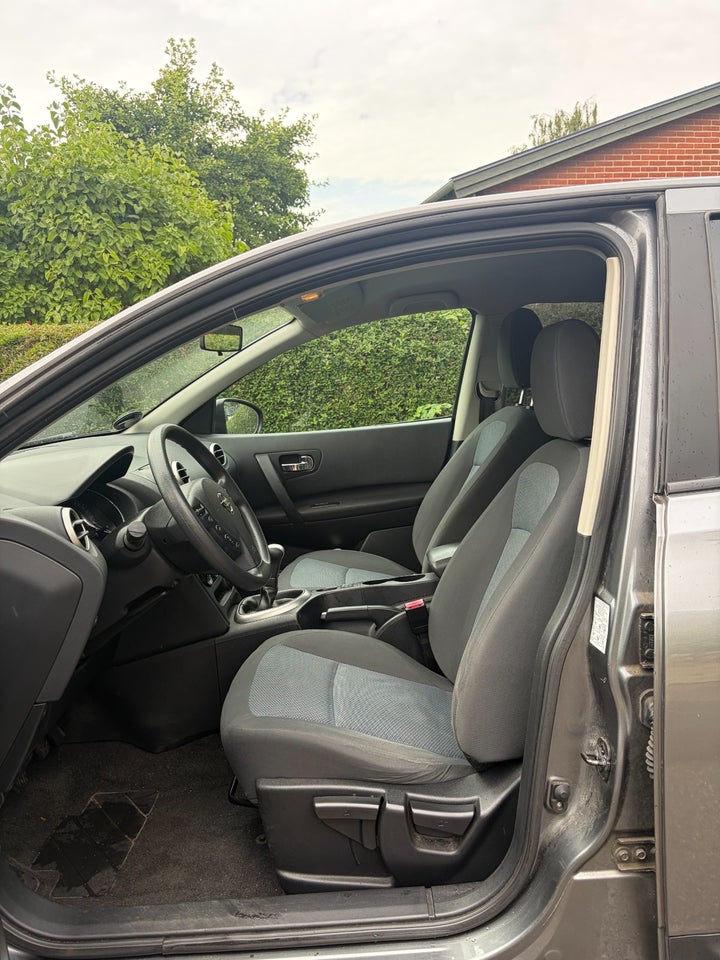 Nissan Qashqai 1,6 Acenta 5d