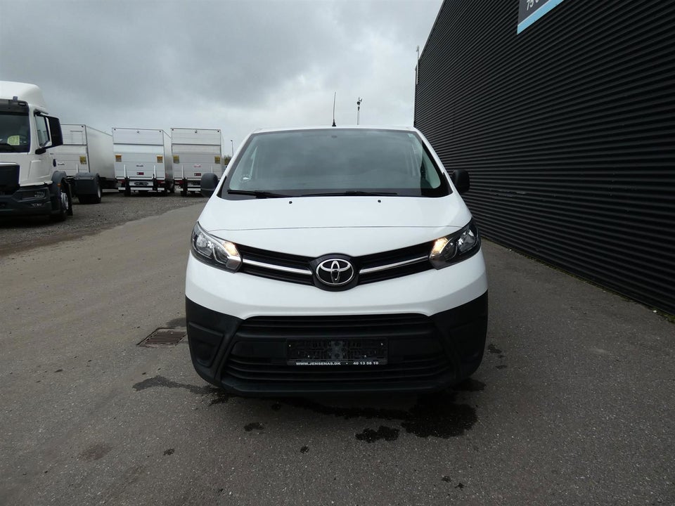 Toyota ProAce 1,6 D 95 Medium Base 5d