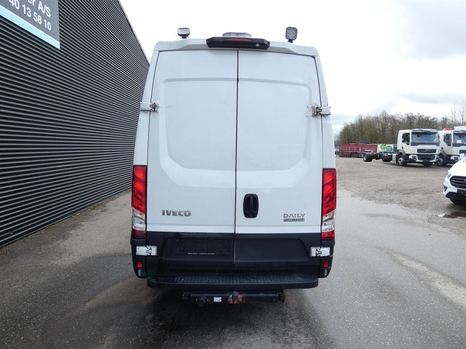 Iveco Daily 2,3 35S16 12m³ Van AG8
