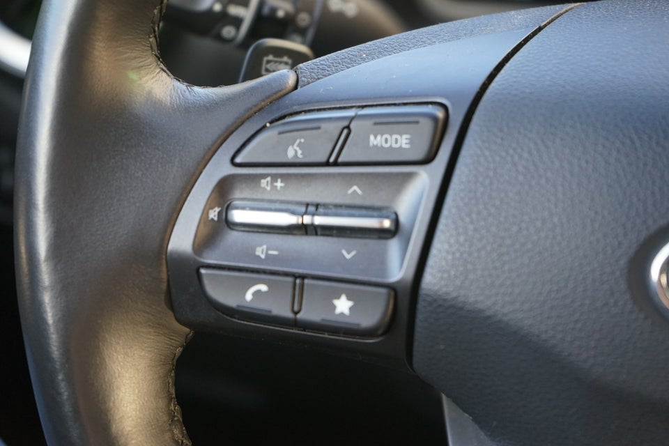 Hyundai Kona 64 EV Advanced Van 5d