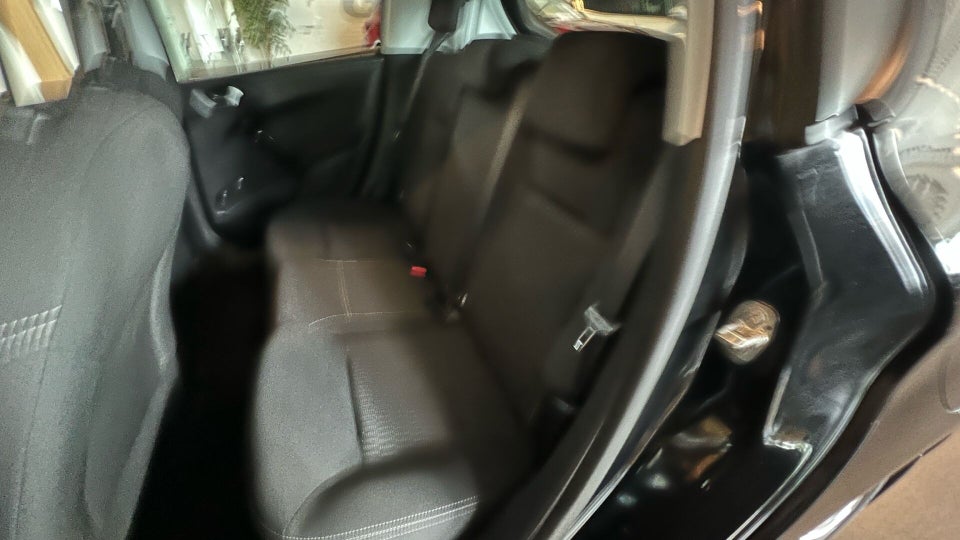Peugeot 208 1,2 VTi 82 Envy 5d