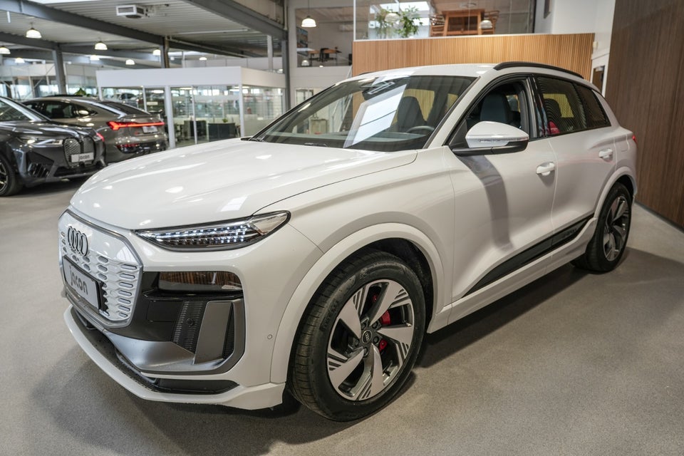 Audi Q6 e-tron S-line quattro 5d