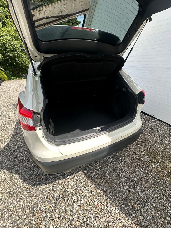 Nissan Qashqai 1,6 Dig-T 163 Visia 5d