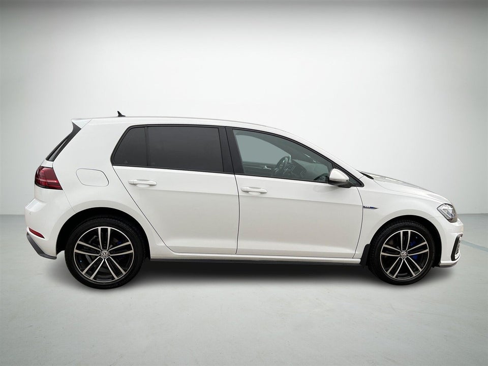 VW Golf VIII 1,4 GTE DSG 5d