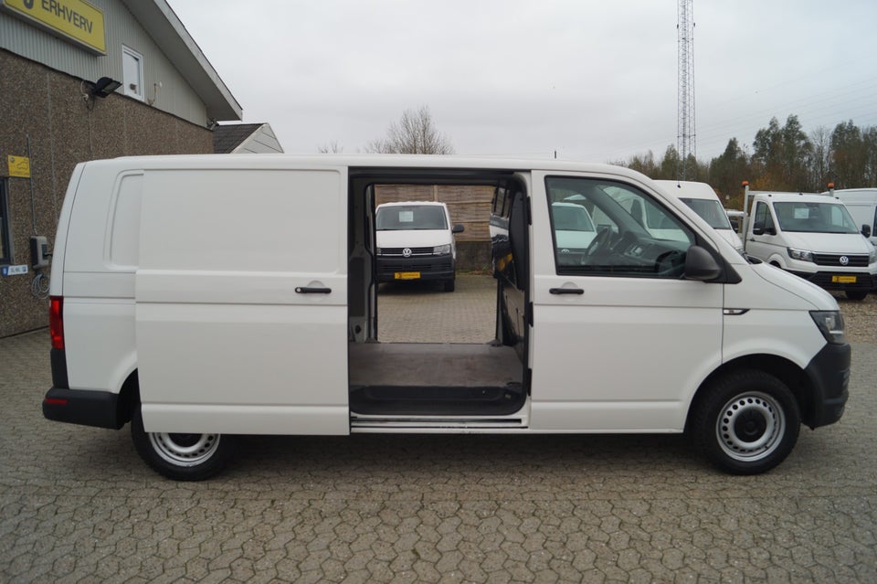 VW Transporter 2,0 TDi 140 Kassevogn DSG lang