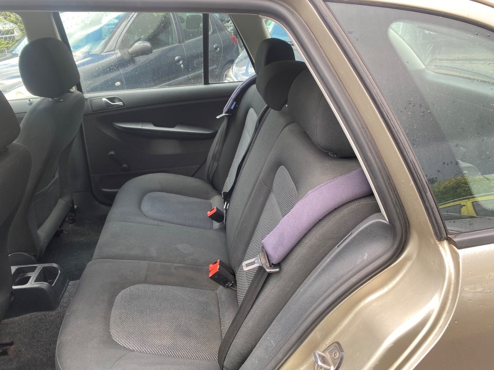 Skoda Fabia 1,4 16V 75 Ambiente Combi 5d