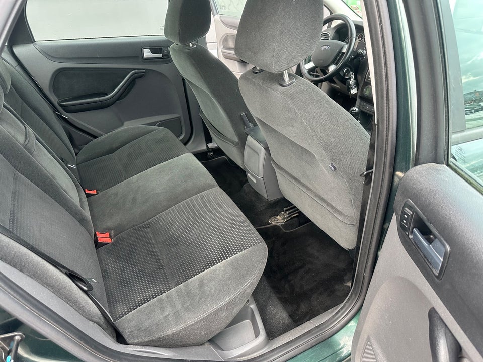 Ford Focus 1,6 Ti-VCT Ghia 5d