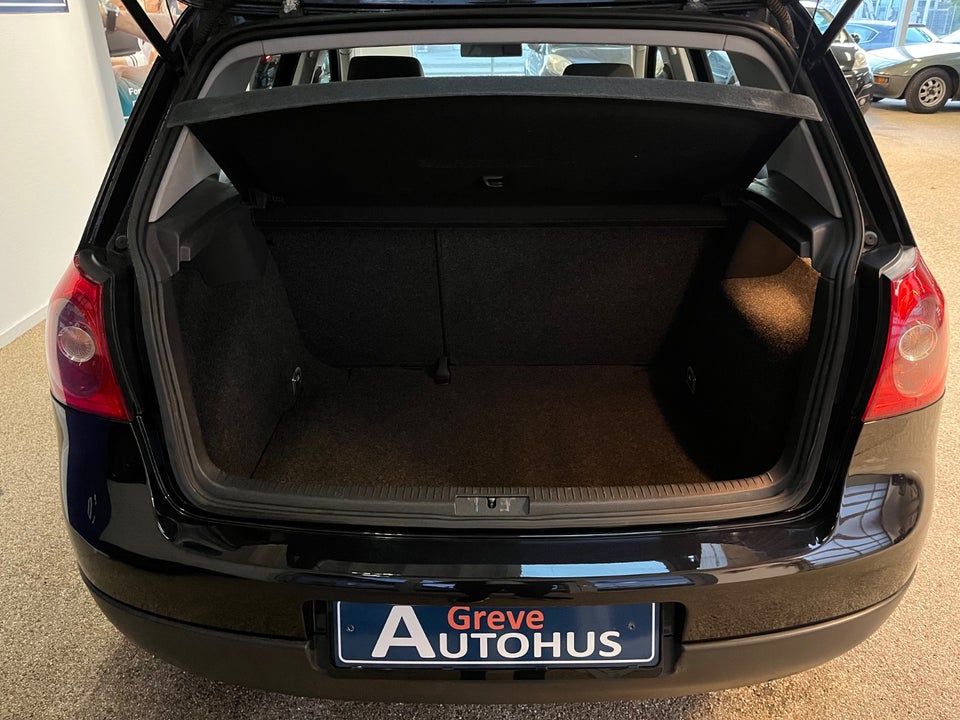 VW Golf V 1,6 FSi Trendline 5d