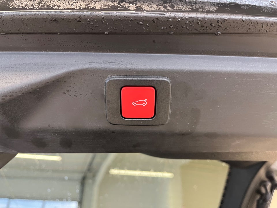 Peugeot e-3008 77 GT Pack 5d