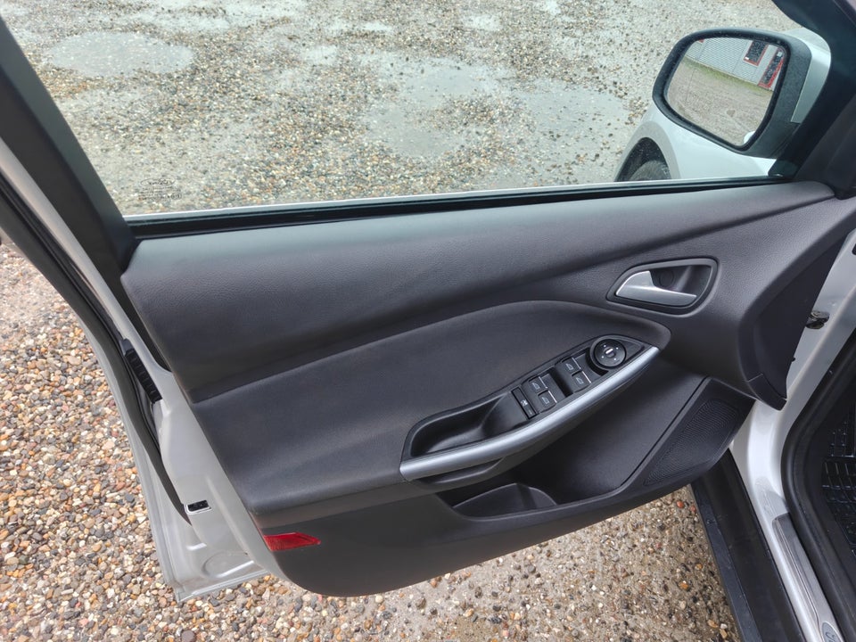 Ford Focus 1,6 TDCi 115 Titanium 5d